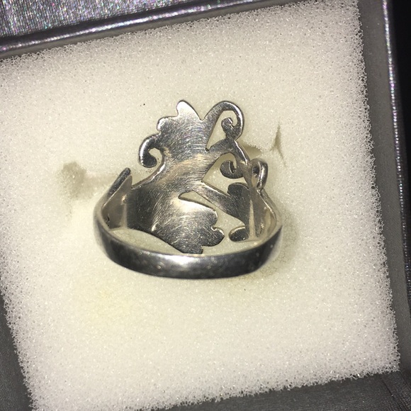 Sterling Silver Ring - Picture 3 of 4